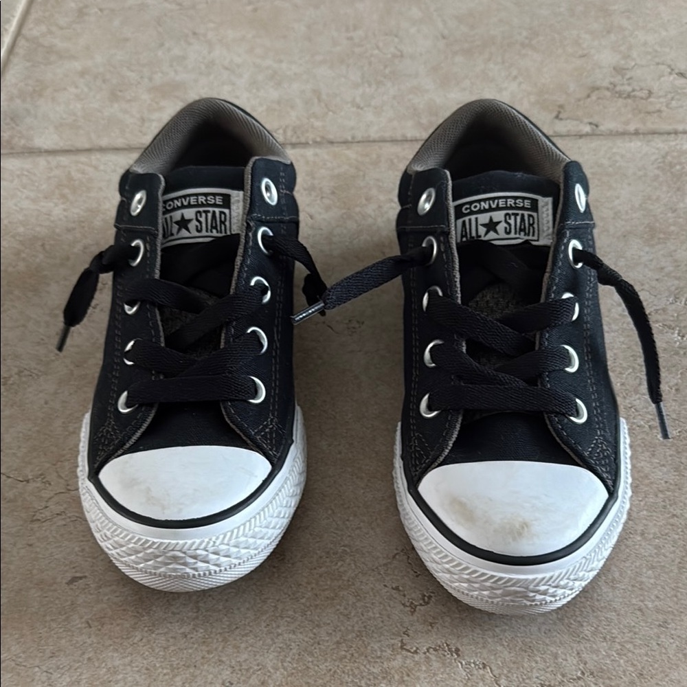 Converse Black and White Low-Top Sneakers. Girls Size 2